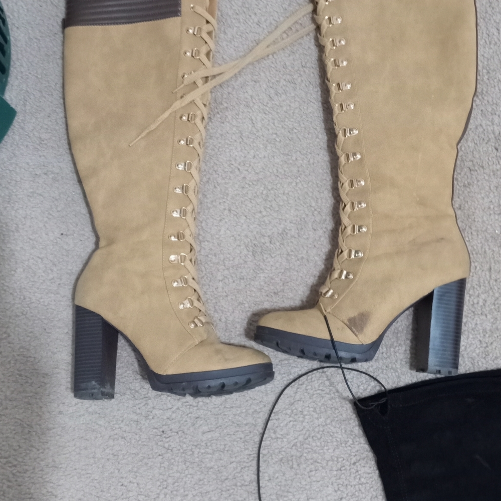 Shoes - Picture 5 of 7
